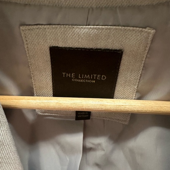 The Limited Women's Cream Blazer - Picture 2 of 4